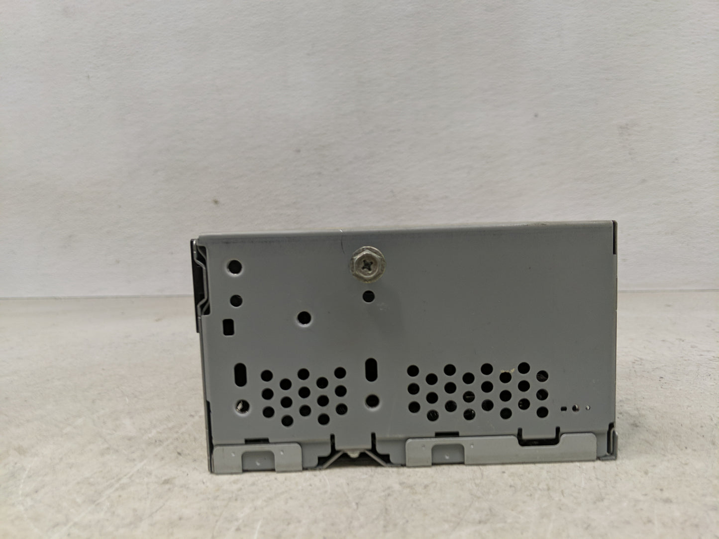 2015-2016 Ford Mustang Radio AM FM Cd Player Receiver Replacement P/N:FR3T-19C107-JJ Fits Fits 2015 2016 OEM Used Auto Parts