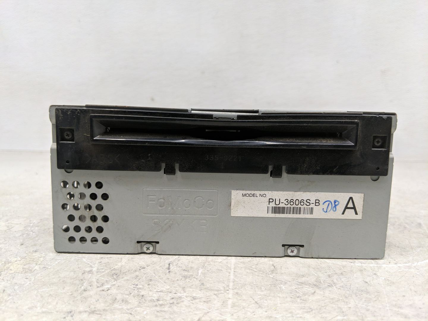 2015-2016 Ford Mustang Radio AM FM Cd Player Receiver Replacement P/N:FR3T-19C107-JJ Fits Fits 2015 2016 OEM Used Auto Parts
