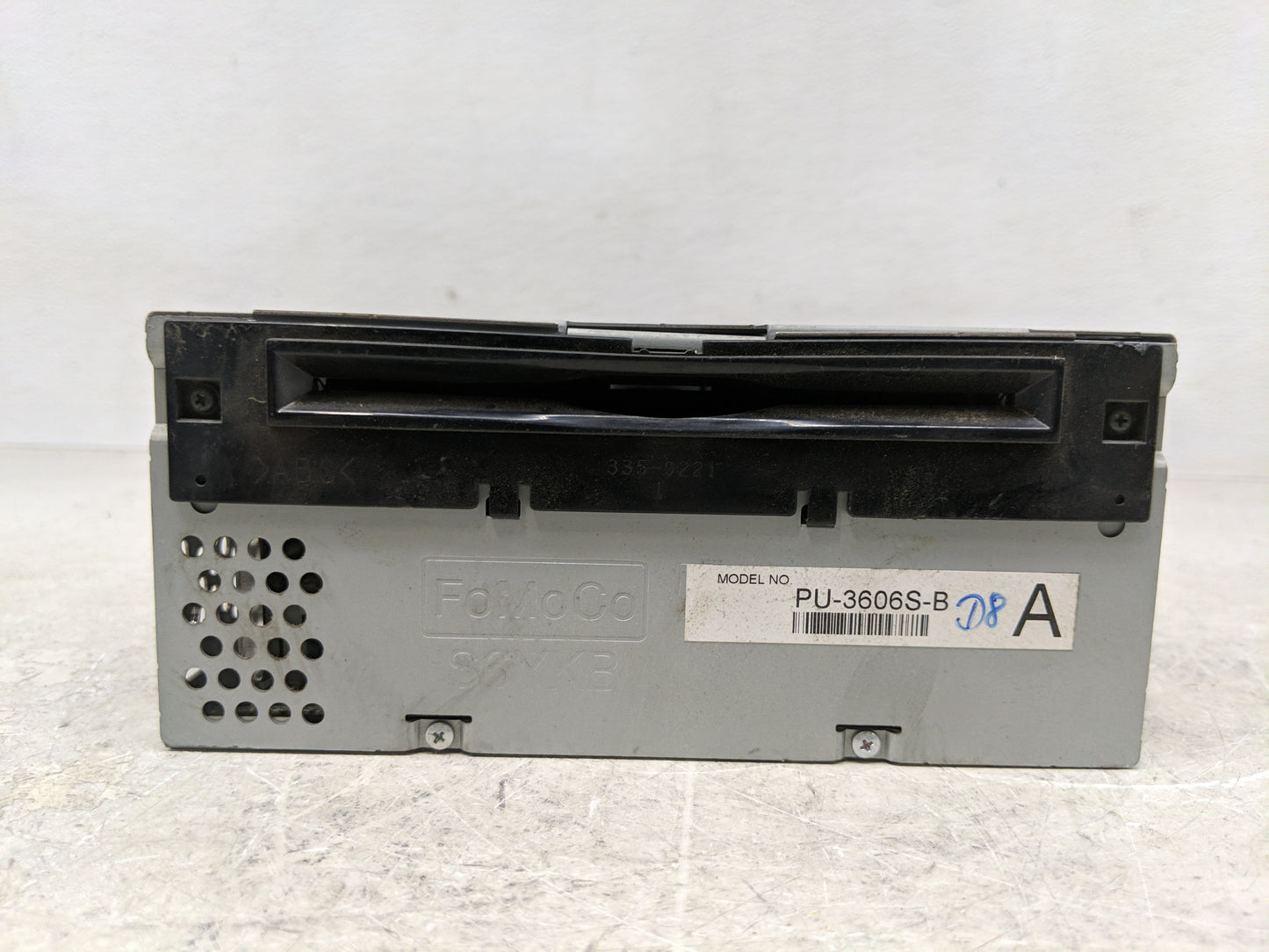 2015-2016 Ford Mustang Radio AM FM Cd Player Receiver Replacement P/N:FR3T-19C107-JJ Fits Fits 2015 2016 OEM Used Auto Parts