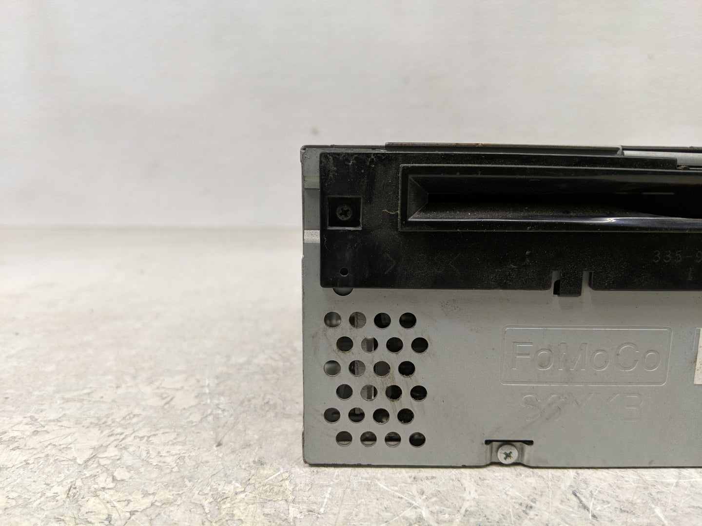 2015-2016 Ford Mustang Radio AM FM Cd Player Receiver Replacement P/N:FR3T-19C107-JJ Fits Fits 2015 2016 OEM Used Auto Parts