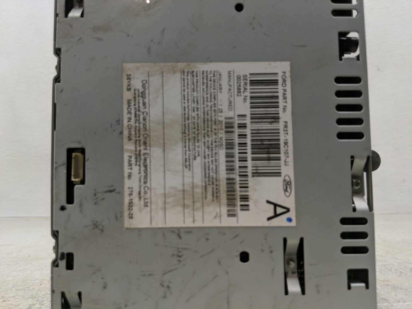 2015-2016 Ford Mustang Radio AM FM Cd Player Receiver Replacement P/N:FR3T-19C107-JJ Fits Fits 2015 2016 OEM Used Auto Parts