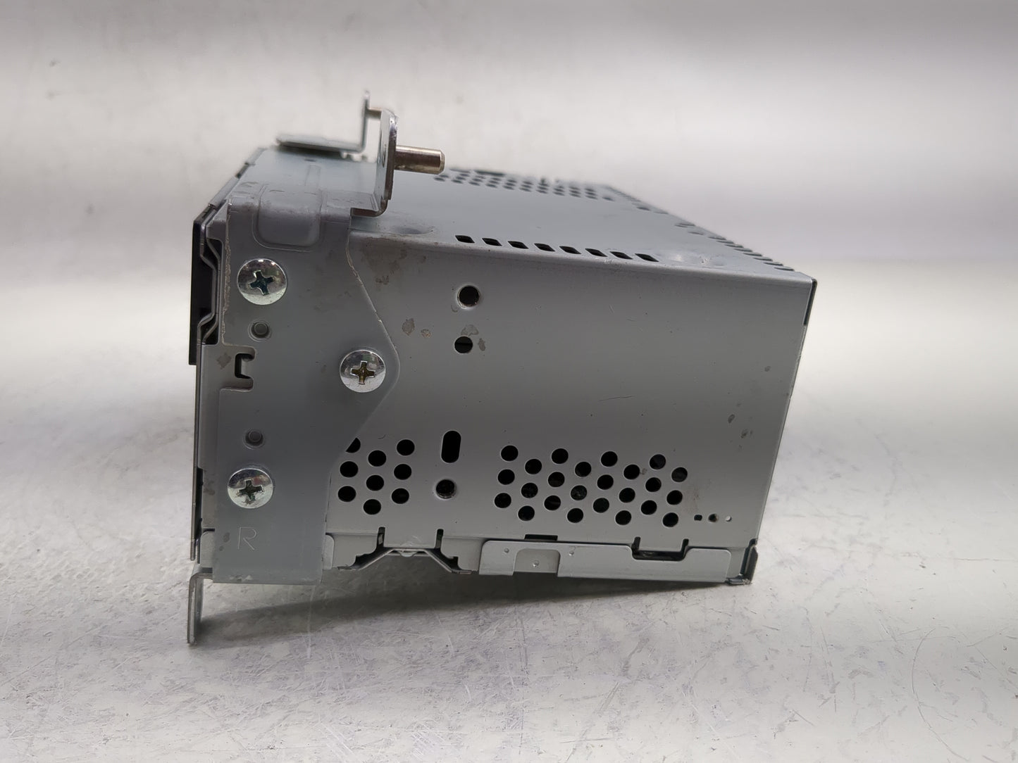 2015-2016 Ford Mustang Radio AM FM Cd Player Receiver Replacement P/N:FR3T-19C107-JJ Fits Fits 2015 2016 OEM Used Auto Parts