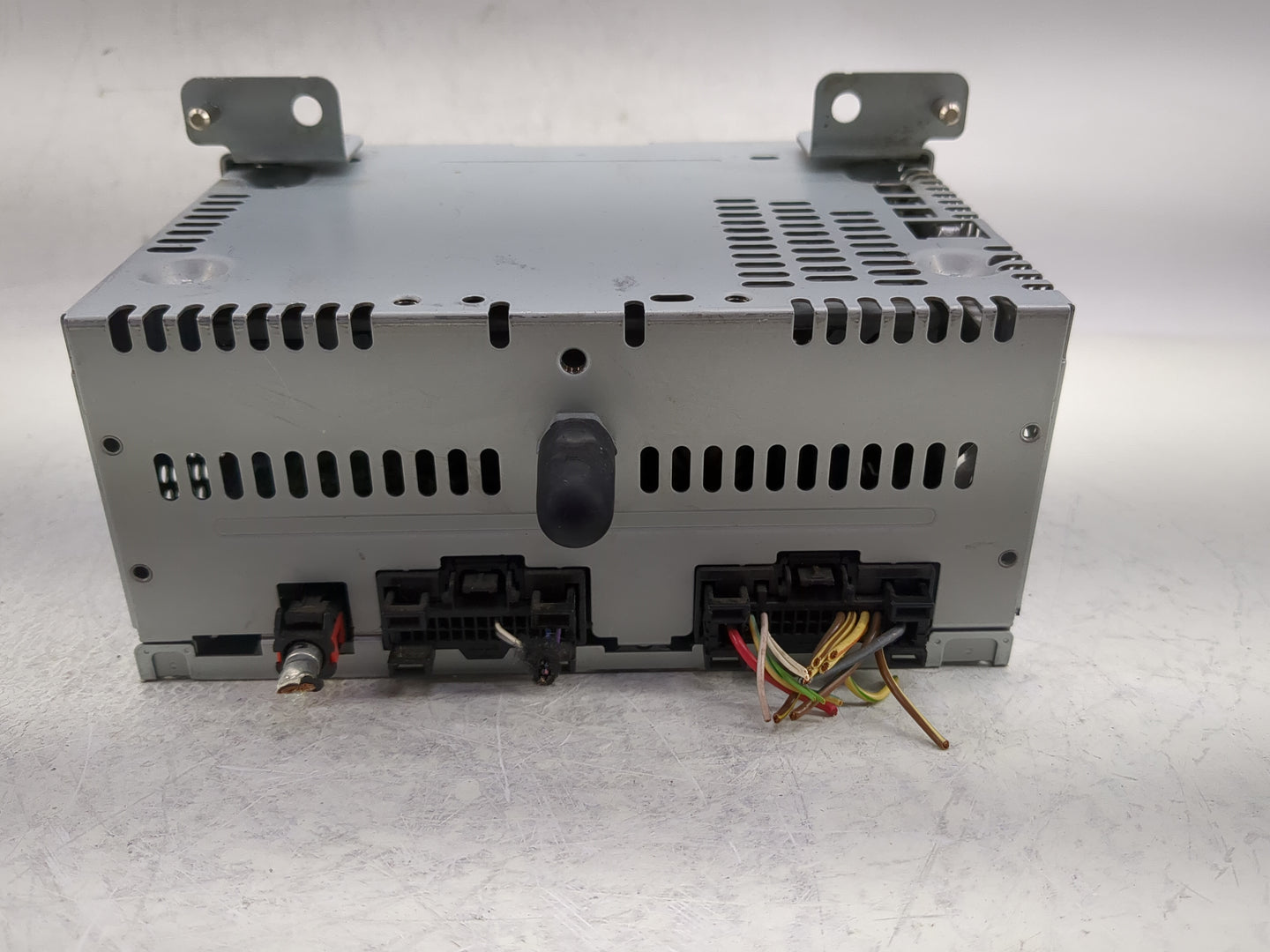 2015-2016 Ford Mustang Radio AM FM Cd Player Receiver Replacement P/N:FR3T-19C107-JJ Fits Fits 2015 2016 OEM Used Auto Parts