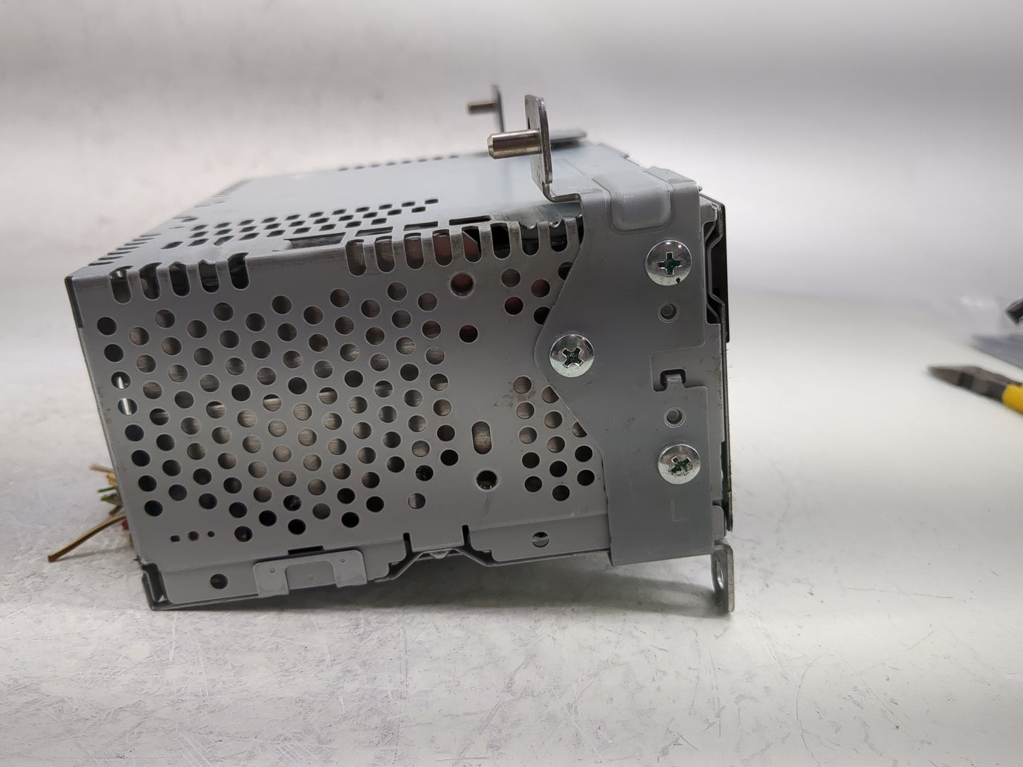 2015-2016 Ford Mustang Radio AM FM Cd Player Receiver Replacement P/N:FR3T-19C107-JJ Fits Fits 2015 2016 OEM Used Auto Parts
