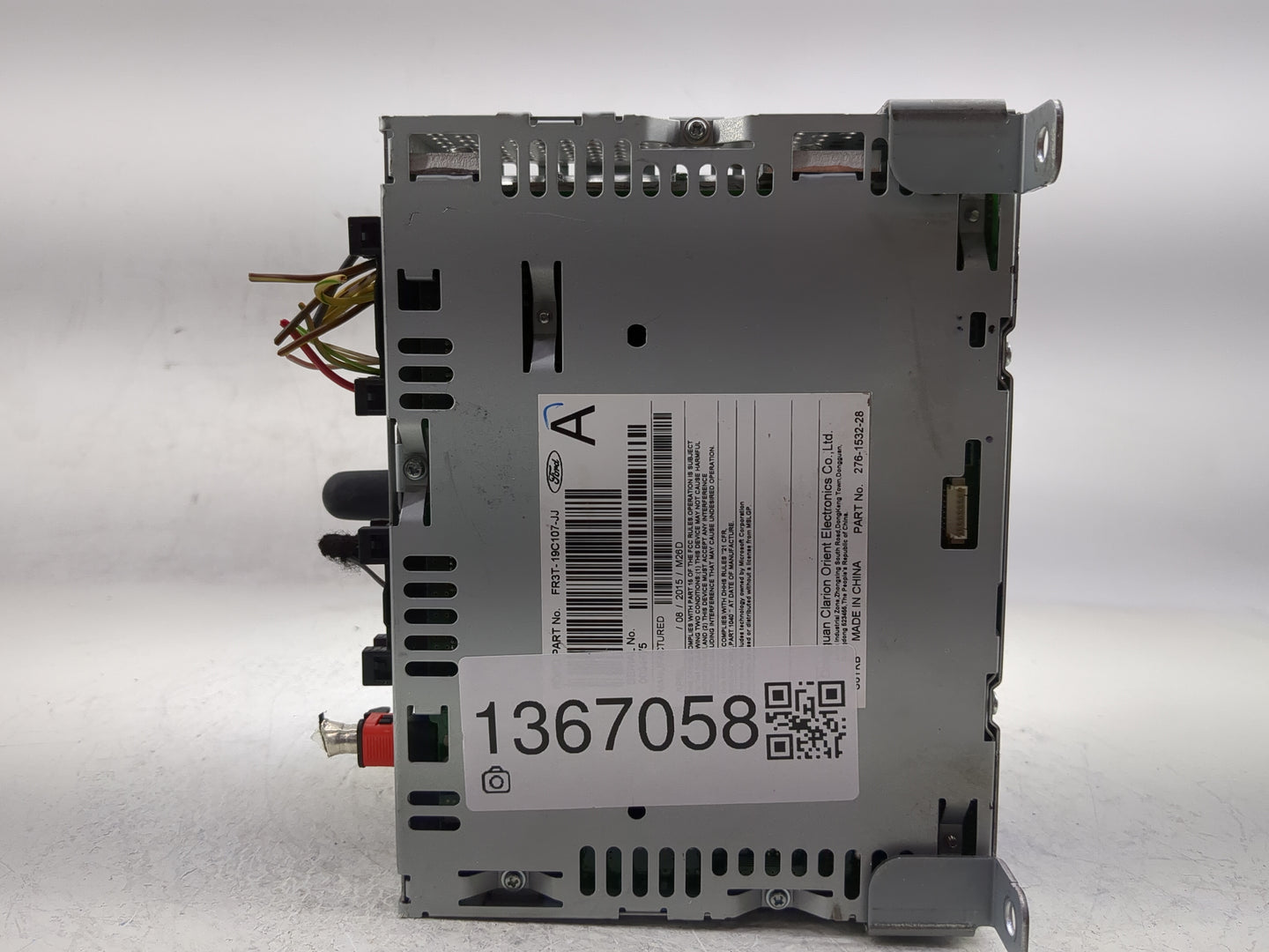 2015-2016 Ford Mustang Radio AM FM Cd Player Receiver Replacement P/N:FR3T-19C107-JJ Fits Fits 2015 2016 OEM Used Auto Parts