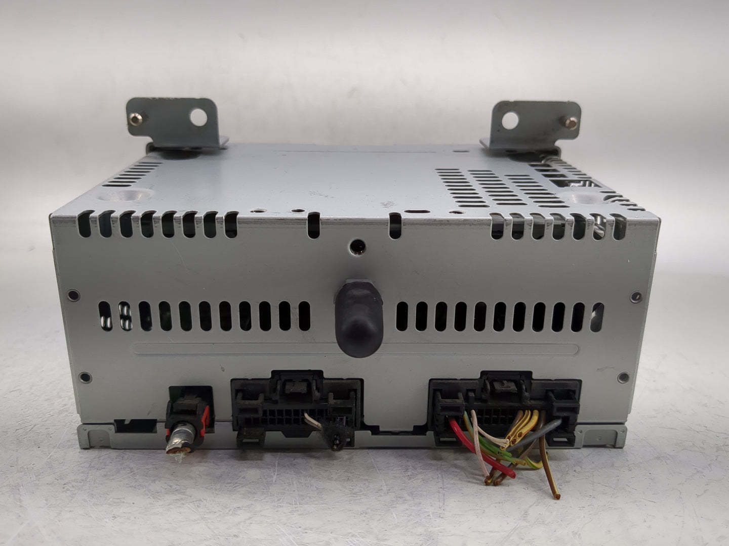 2015-2016 Ford Mustang Radio AM FM Cd Player Receiver Replacement P/N:FR3T-19C107-JJ Fits Fits 2015 2016 OEM Used Auto Parts