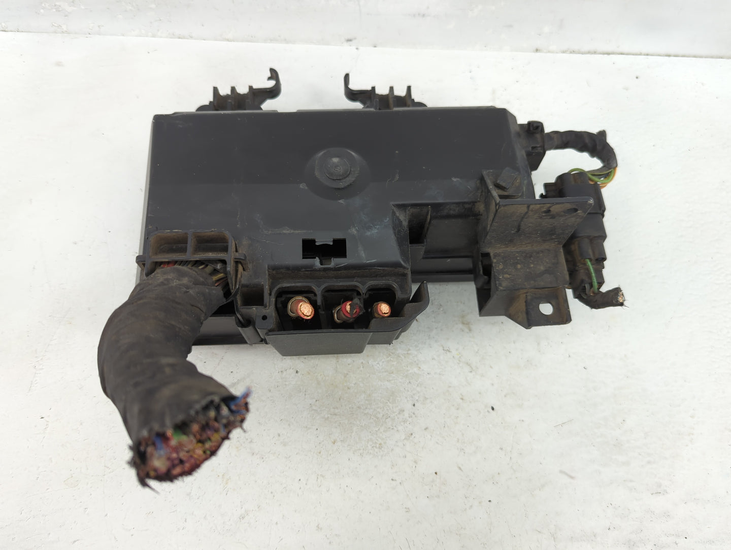 2015 Ford Mustang Fusebox Fuse Box Panel Relay Module Fits OEM Used Auto Parts - Oemusedautoparts1.com