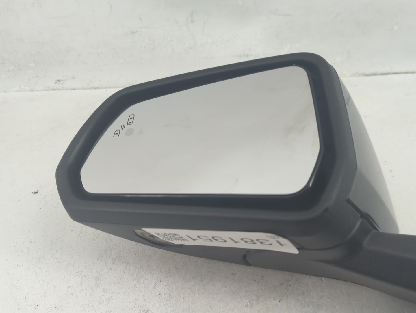 2015-2020 Ford Mustang Driver Side View Mirror - Left Door Mirror OEM Used - Oemusedautoparts1.com