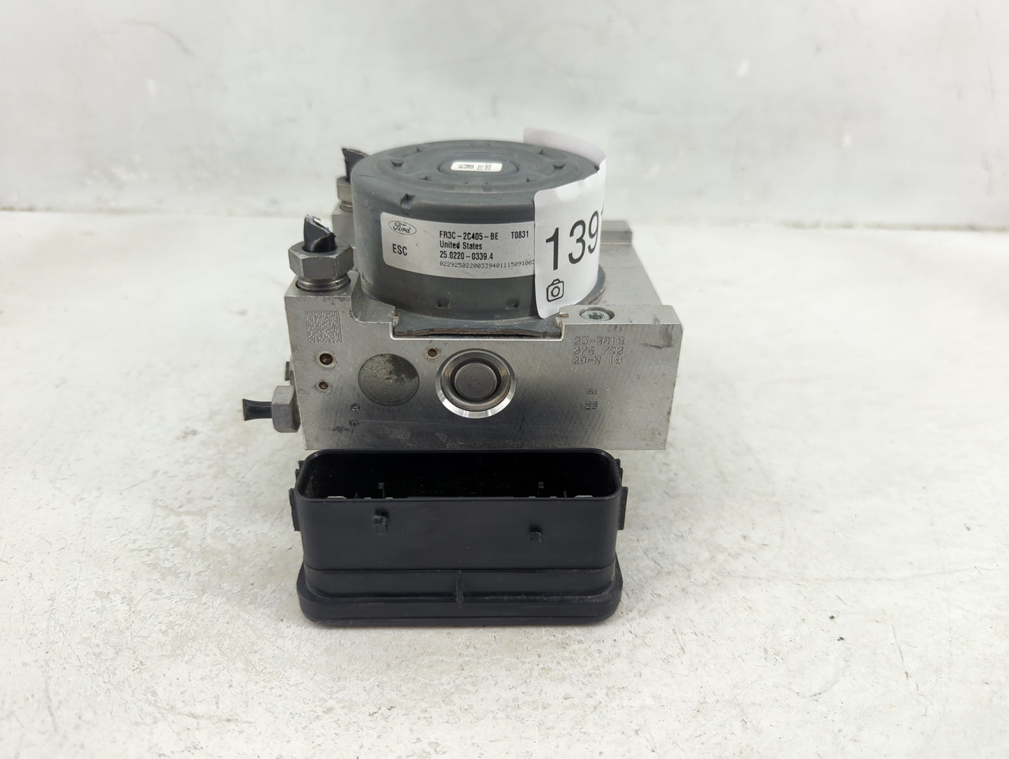 2015 Ford Mustang ABS Pump Control Module Replacement P/N:FR3C-2C405-BE Fits OEM Used Auto Parts - Oemusedautoparts1.com