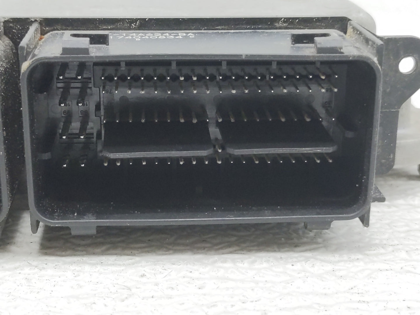 2015-2020 Ford Mustang PCM Engine Control Computer ECU ECM PCU OEM P/N:FR3A-12B684-EA Fits Fits 2015 2016 2017 2018 2019 202