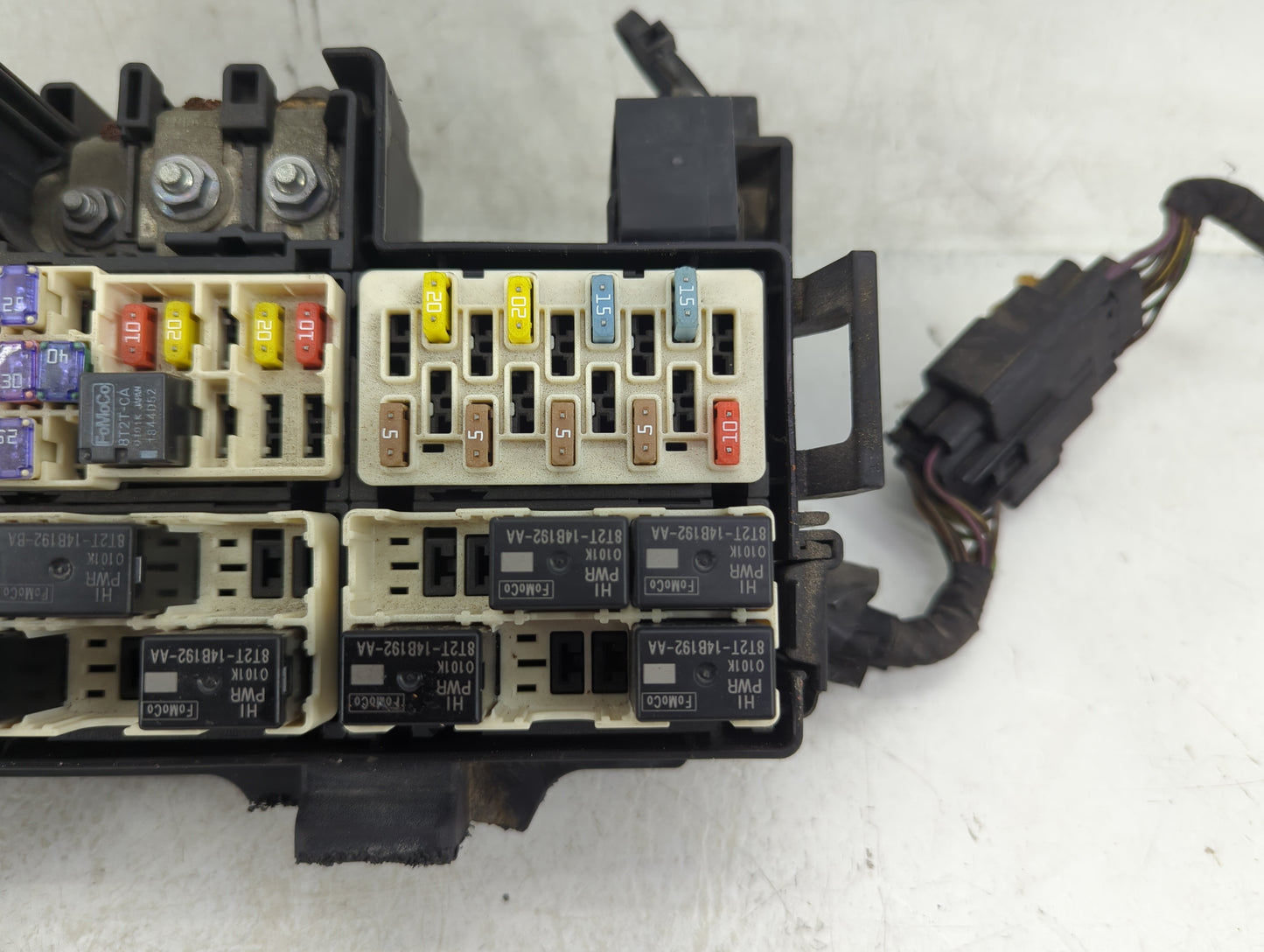 2015 Ford Mustang Fusebox Fuse Box Panel Relay Module P/N:GU5-14B192-GA Fits OEM Used Auto Parts - Oemusedautoparts1.com