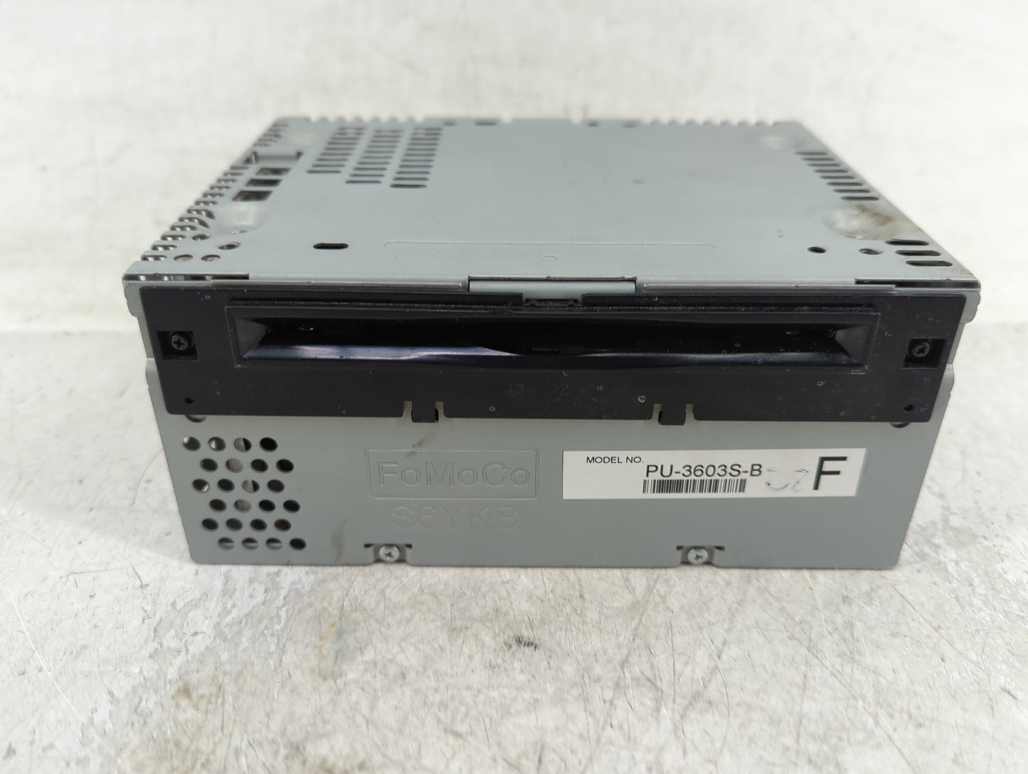 2015-2016 Ford Mustang Radio AM FM Cd Player Receiver Replacement P/N:FR3T-19C107-SE Fits Fits 2015 2016 OEM Used Auto Parts