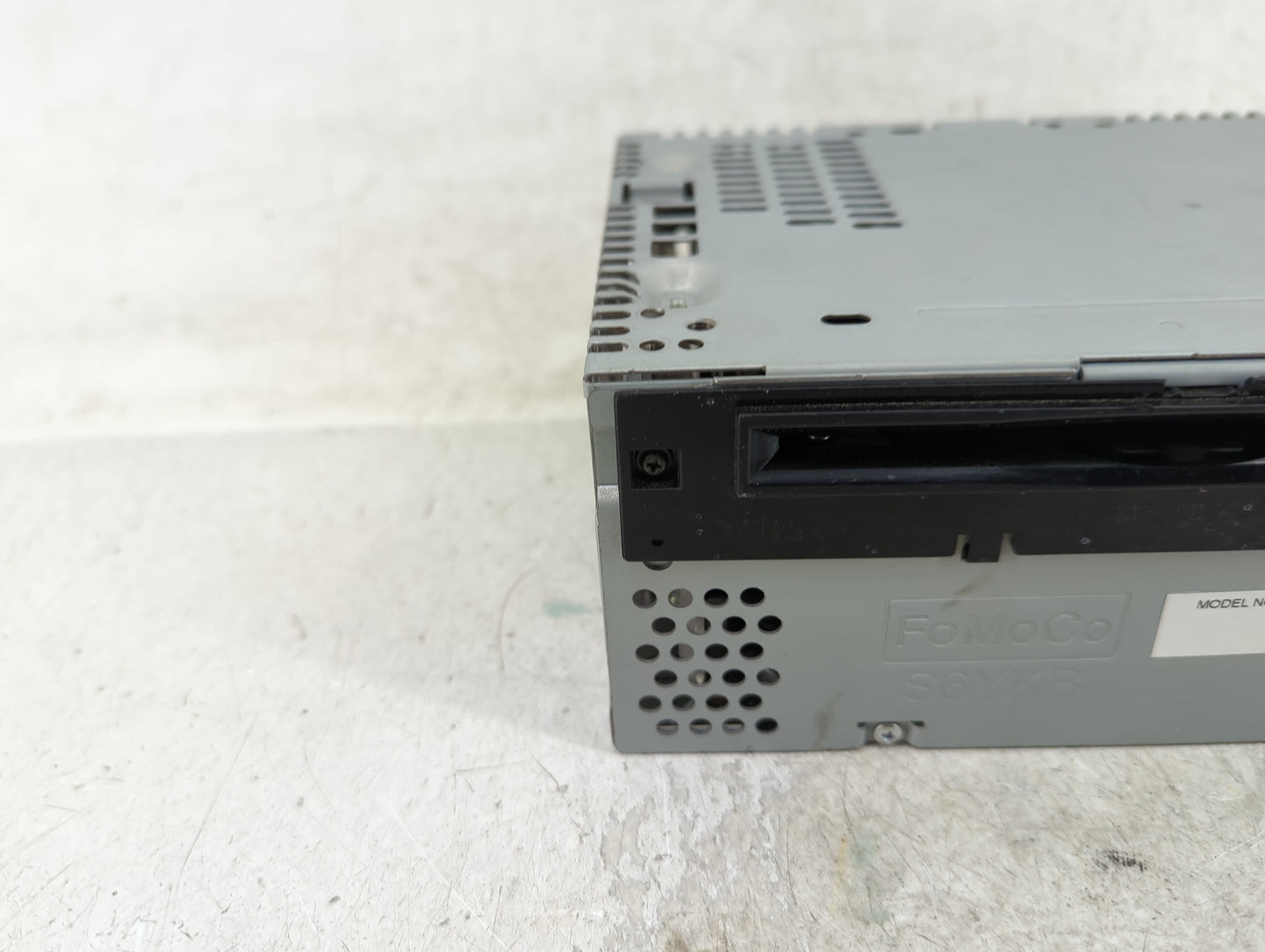 2015-2016 Ford Mustang Radio AM FM Cd Player Receiver Replacement P/N:FR3T-19C107-SE Fits Fits 2015 2016 OEM Used Auto Parts