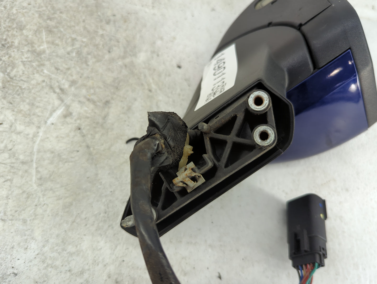 2015-2020 Ford Mustang Driver Side View Mirror - Left Door Mirror OEM Used - Oemusedautoparts1.com