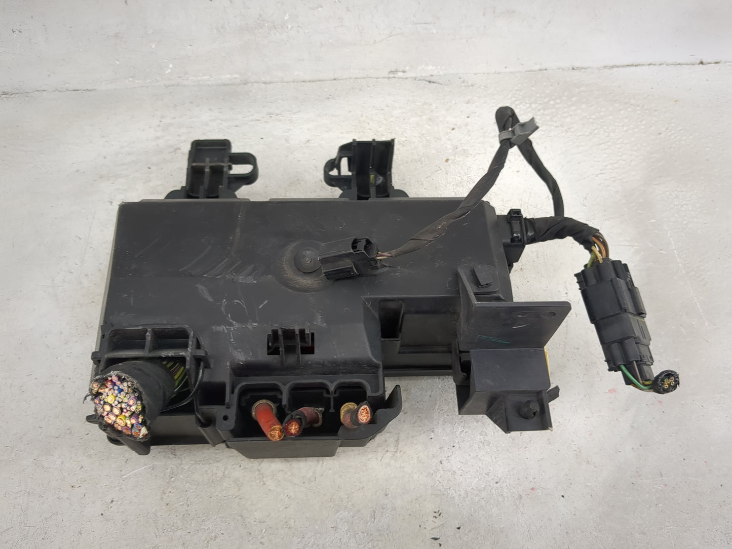 2015 Ford Mustang Fusebox Fuse Box Panel Relay Module P/N:BT2T-14B192-AA BT2T-14B192-BA Fits OEM Used Auto Parts - Oemusedau