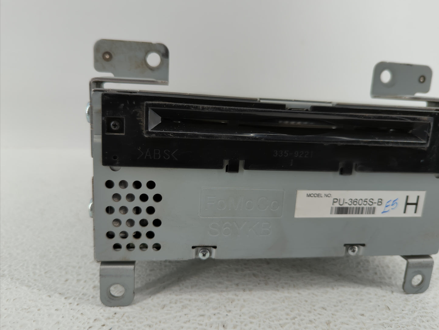2015-2015 Ford Mustang Am Fm Cd Player Radio Receiver - Oemusedautoparts1.com