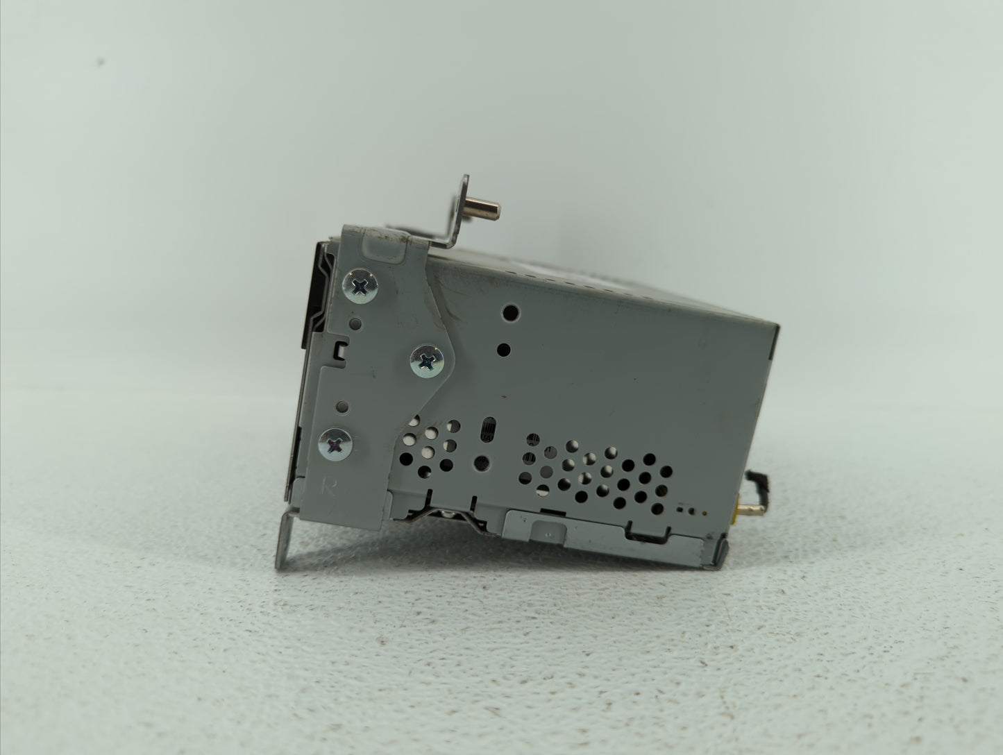 2015-2015 Ford Mustang Am Fm Cd Player Radio Receiver - Oemusedautoparts1.com