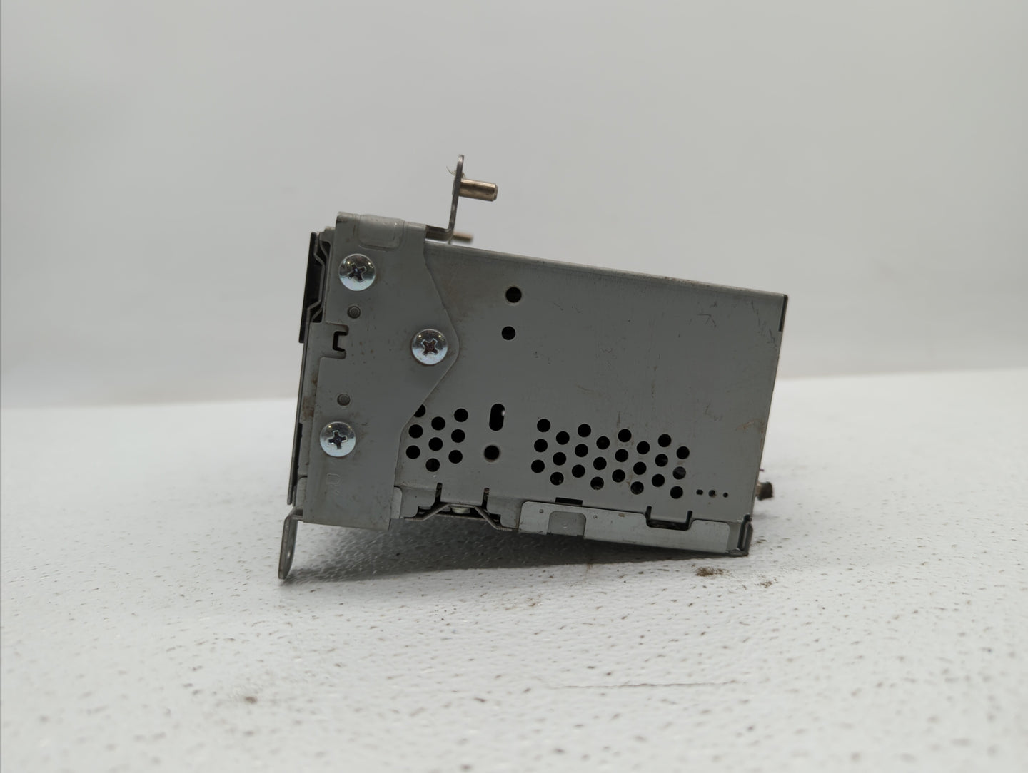 2015-2016 Ford Mustang Am Fm Cd Player Radio Receiver - Oemusedautoparts1.com