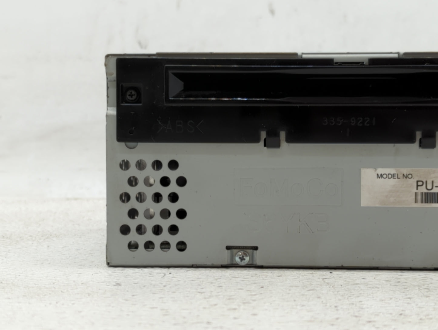 2015-2016 Ford Mustang Am Fm Cd Player Radio Receiver - Oemusedautoparts1.com
