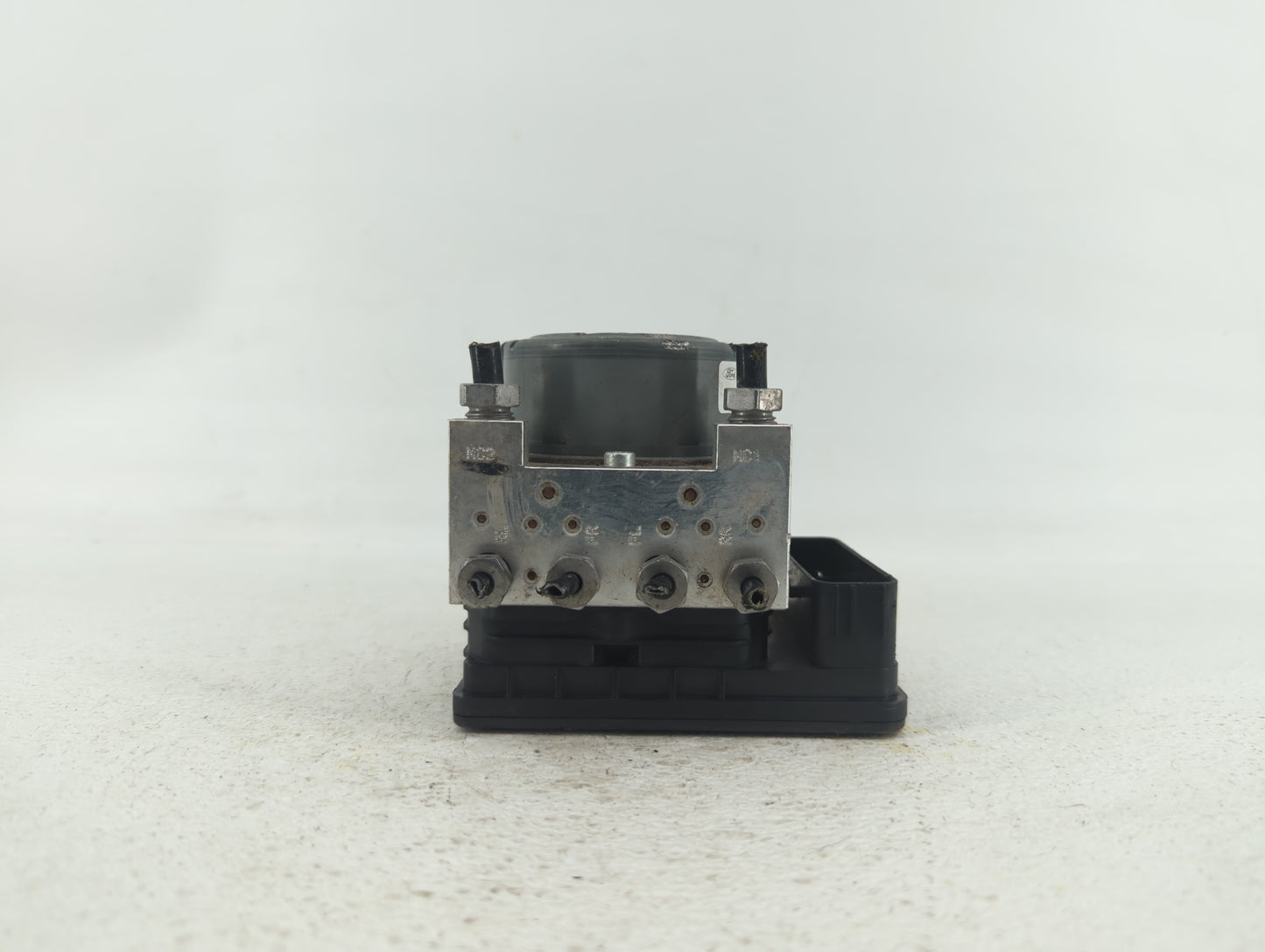 2015 Ford Mustang ABS Pump Control Module Replacement P/N:FR3C-2C405-BD FR3C-2C405-BE Fits OEM Used Auto Parts - Oemusedauto