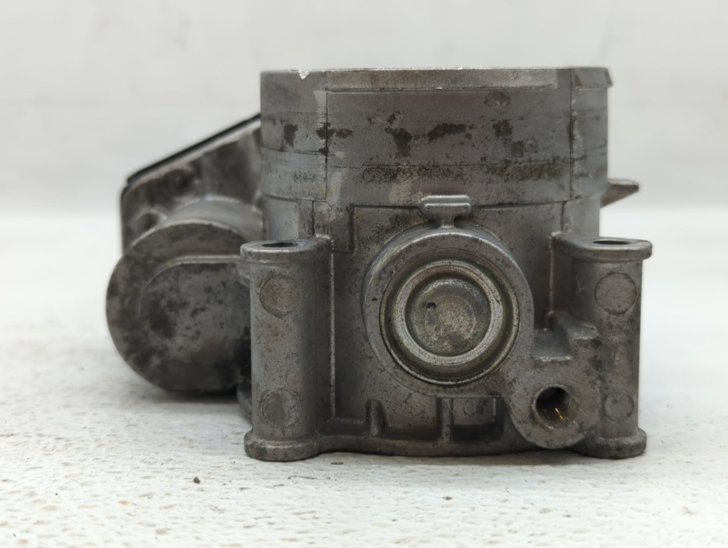 2011-2017 Ford Mustang Throttle Body P/N:2A1301B-1059 Fits Fits 2011 2012 2013 2014 2015 2016 2017 2018 2019 OEM Used Auto P