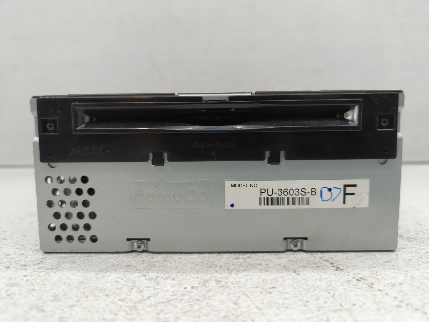 2015-2016 Ford Mustang Radio AM FM Cd Player Receiver Replacement P/N:FR3T-19C107-SE Fits Fits 2015 2016 OEM Used Auto Parts