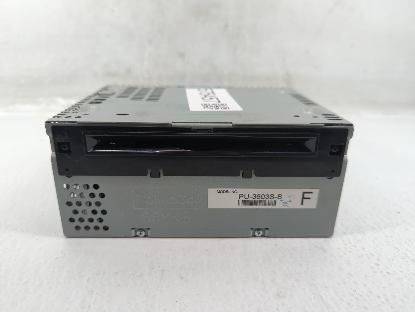 2015-2016 Ford Mustang Radio AM FM Cd Player Receiver Replacement P/N:FR3T-19C107-SE Fits Fits 2015 2016 OEM Used Auto Parts