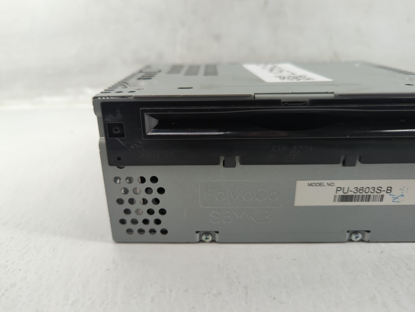 2015-2016 Ford Mustang Radio AM FM Cd Player Receiver Replacement P/N:FR3T-19C107-SE Fits Fits 2015 2016 OEM Used Auto Parts