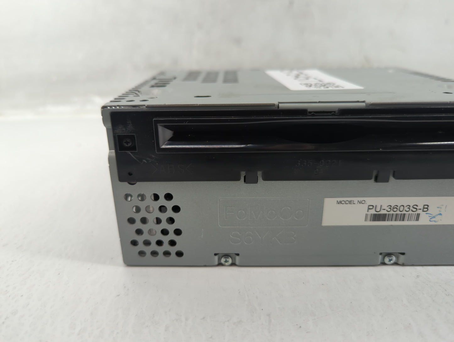 2015-2016 Ford Mustang Radio AM FM Cd Player Receiver Replacement P/N:FR3T-19C107-SE Fits Fits 2015 2016 OEM Used Auto Parts