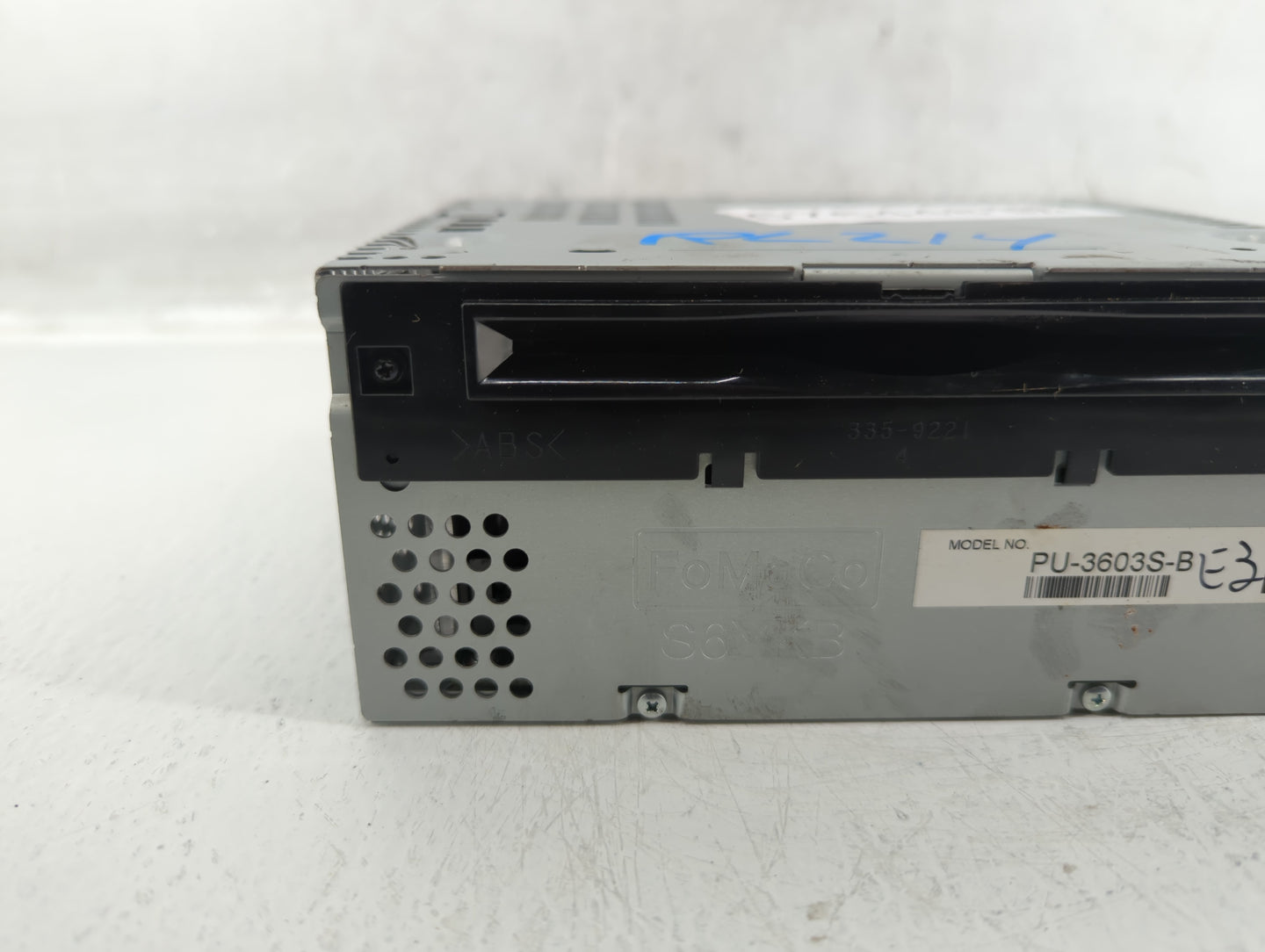 2015-2016 Ford Mustang Radio AM FM Cd Player Receiver Replacement P/N:FR3T-19C107-SE Fits Fits 2015 2016 OEM Used Auto Parts