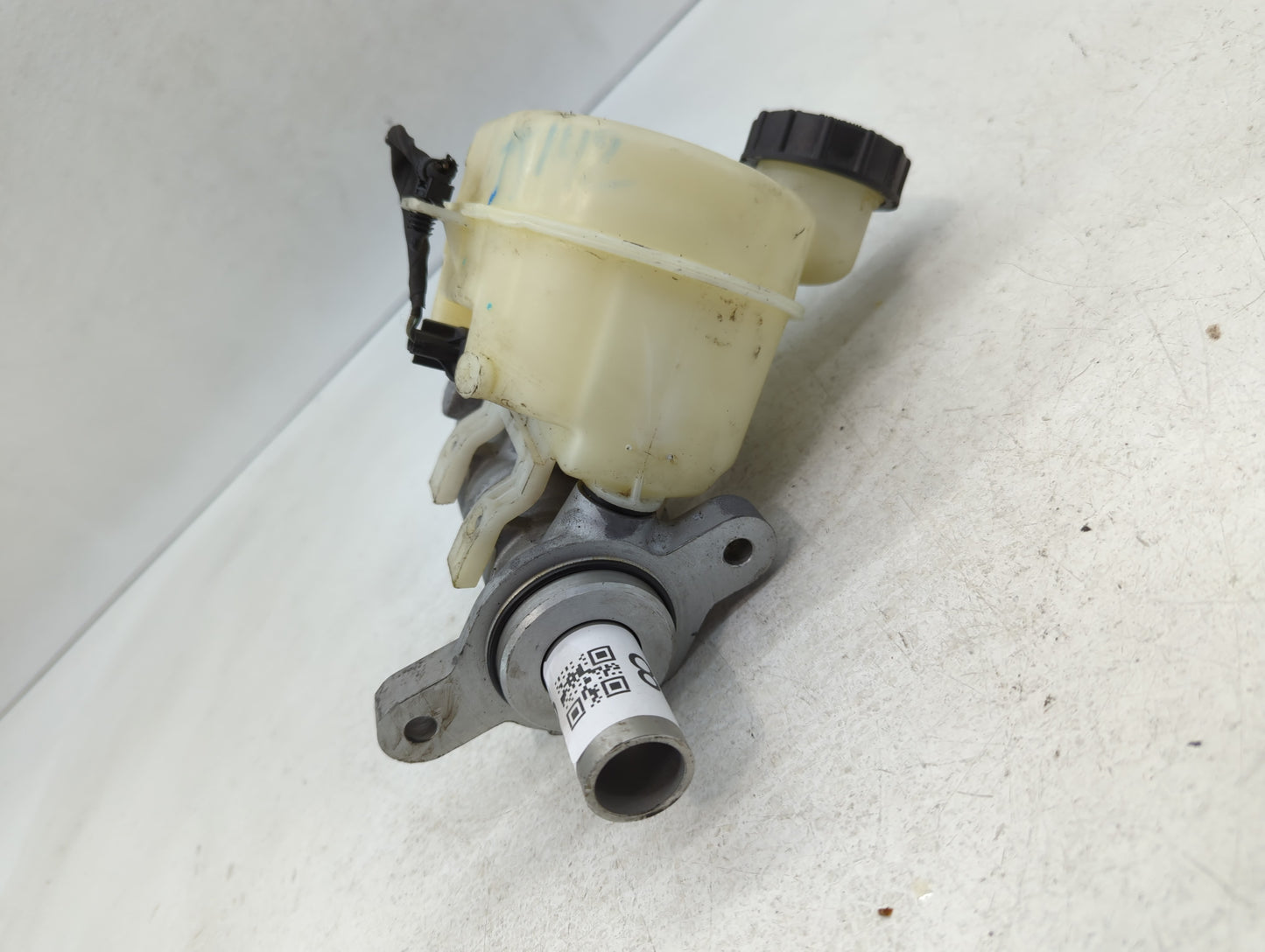 2015-2022 Ford Mustang Brake Master Cylinder - Oemusedautoparts1.com