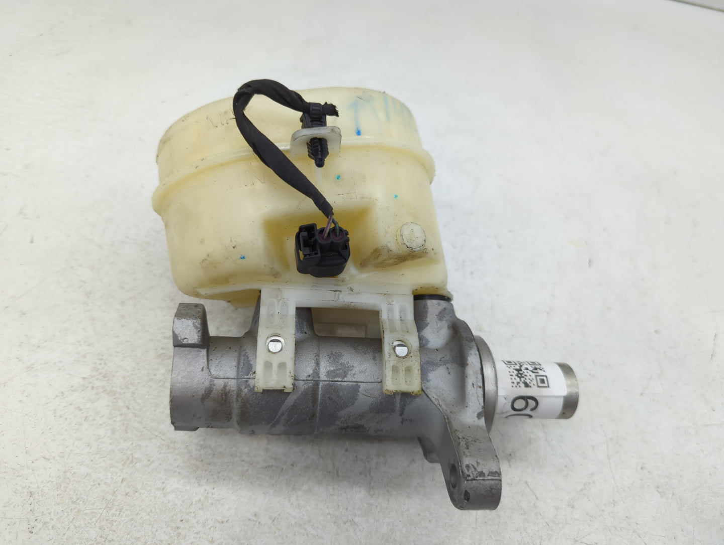2015-2022 Ford Mustang Brake Master Cylinder - Oemusedautoparts1.com