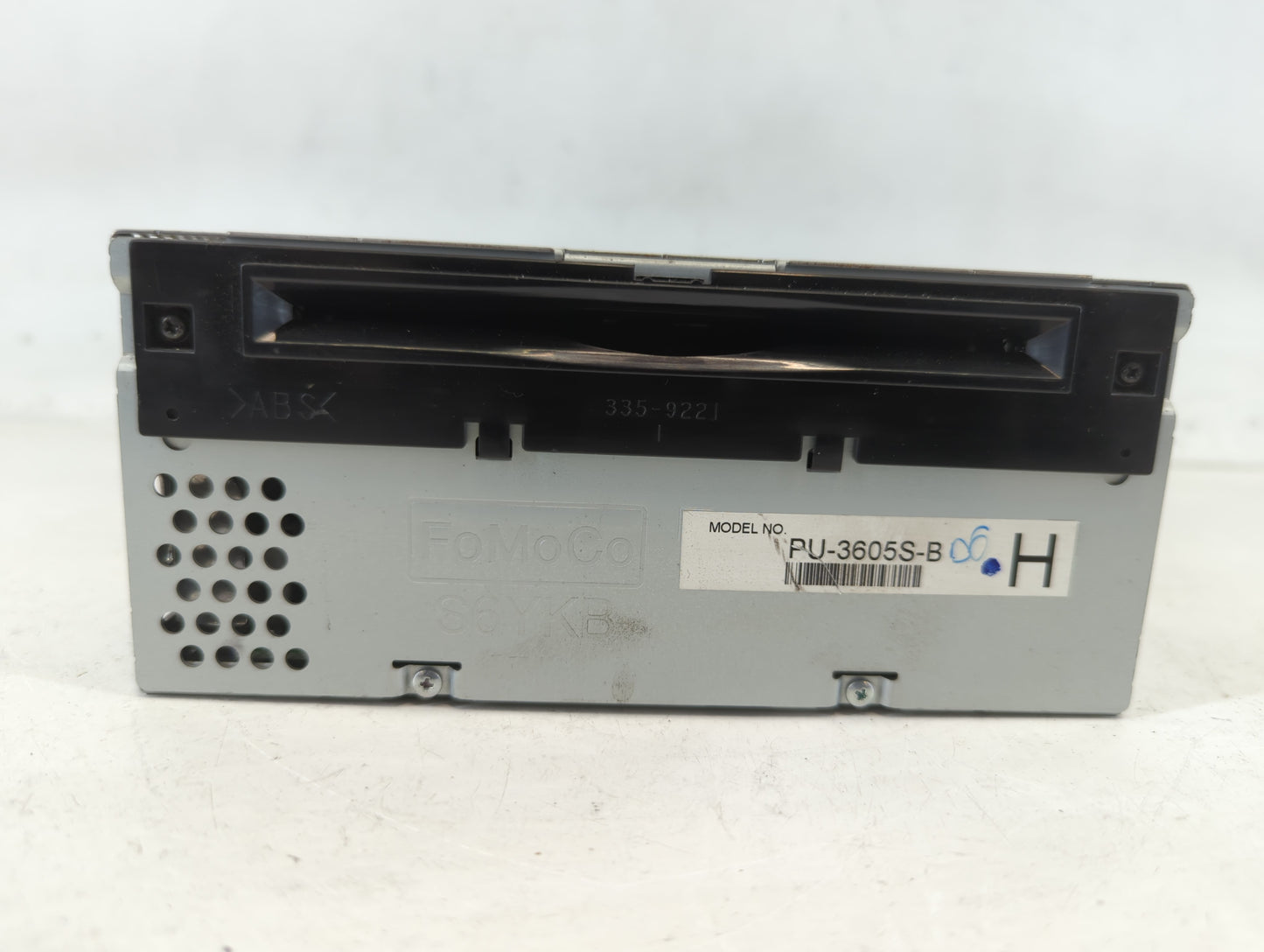 2015-2015 Ford Mustang Am Fm Cd Player Radio Receiver - Oemusedautoparts1.com
