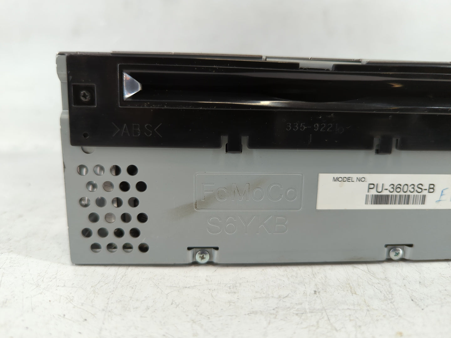 2015-2016 Ford Mustang Radio AM FM Cd Player Receiver Replacement P/N:FR3T-19C107-SE Fits Fits 2015 2016 OEM Used Auto Parts