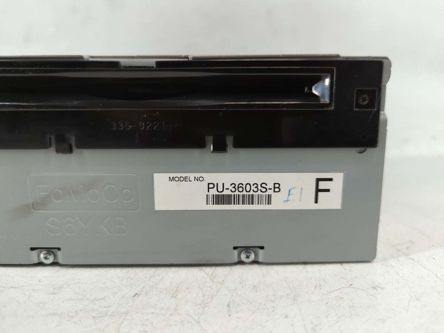 2015-2016 Ford Mustang Radio AM FM Cd Player Receiver Replacement P/N:FR3T-19C107-SE Fits Fits 2015 2016 OEM Used Auto Parts