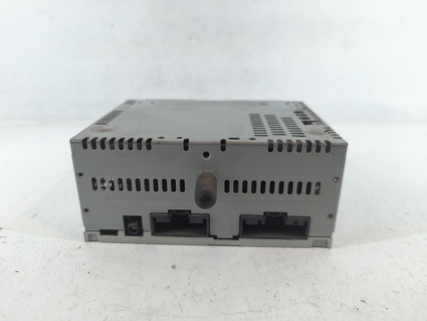 2015-2016 Ford Mustang Radio AM FM Cd Player Receiver Replacement P/N:FR3T-19C107-SE Fits Fits 2015 2016 OEM Used Auto Parts