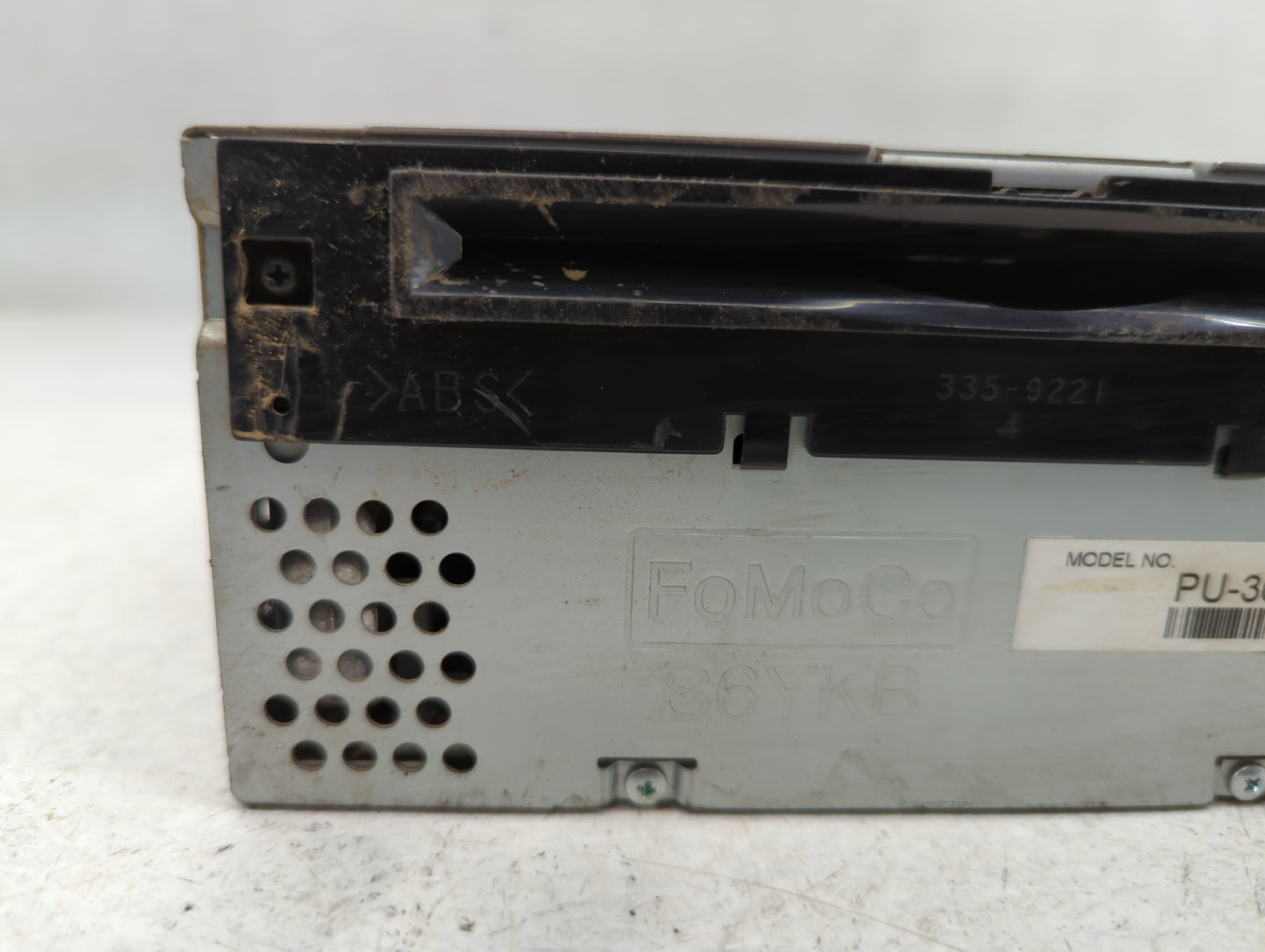 2015-2015 Ford Mustang Am Fm Cd Player Radio Receiver - Oemusedautoparts1.com