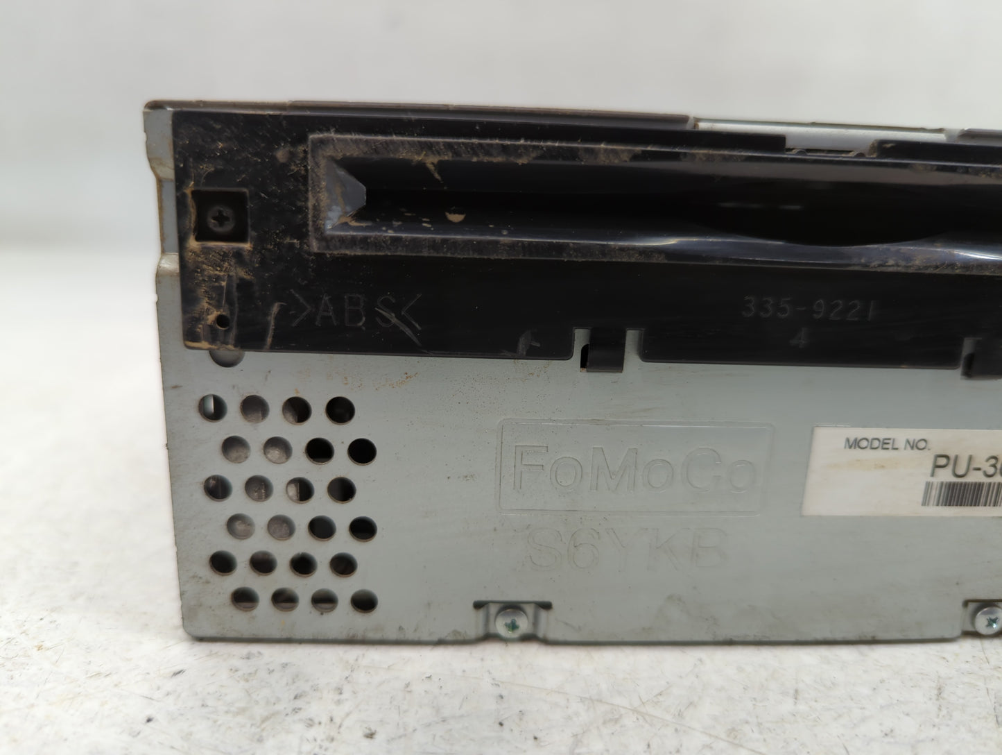 2015-2015 Ford Mustang Am Fm Cd Player Radio Receiver - Oemusedautoparts1.com