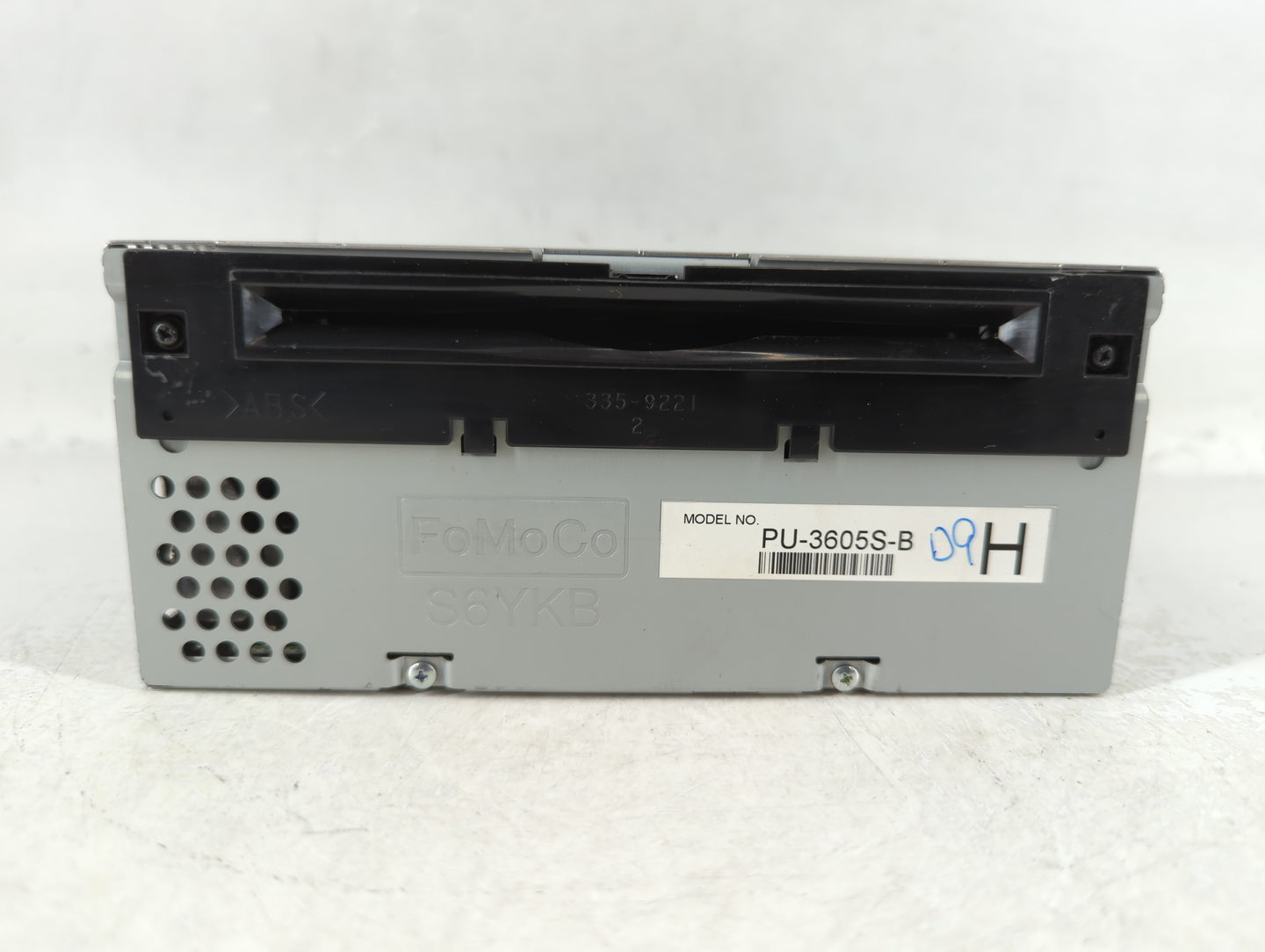 2015-2015 Ford Mustang Am Fm Cd Player Radio Receiver - Oemusedautoparts1.com