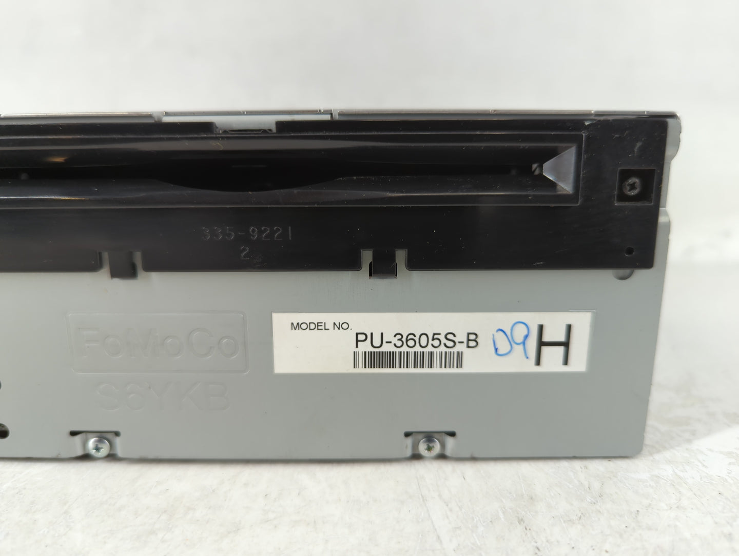 2015-2015 Ford Mustang Am Fm Cd Player Radio Receiver - Oemusedautoparts1.com