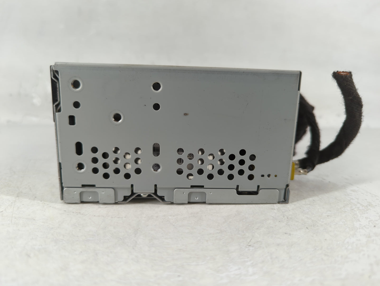2015-2015 Ford Mustang Am Fm Cd Player Radio Receiver - Oemusedautoparts1.com