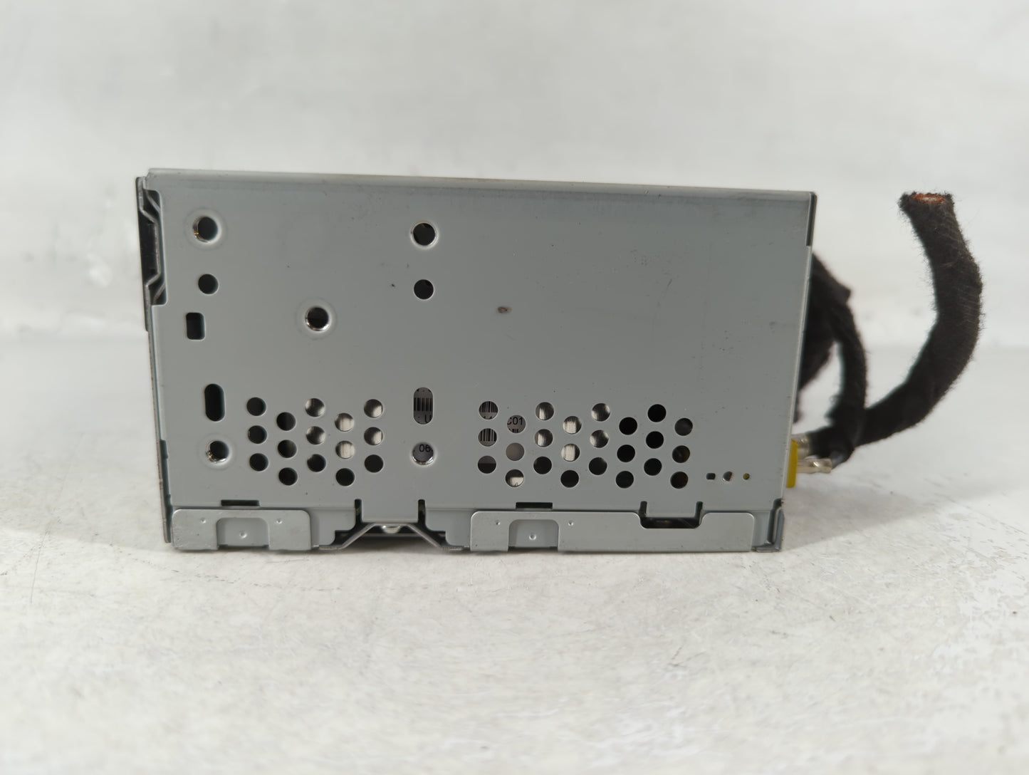 2015-2015 Ford Mustang Am Fm Cd Player Radio Receiver - Oemusedautoparts1.com