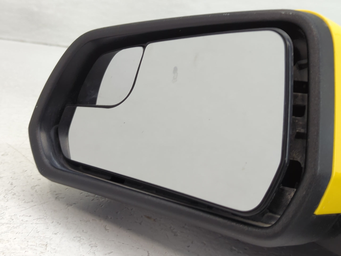 2015-2020 Ford Mustang Driver Side View Mirror - Left Door Mirror OEM Used - Oemusedautoparts1.com