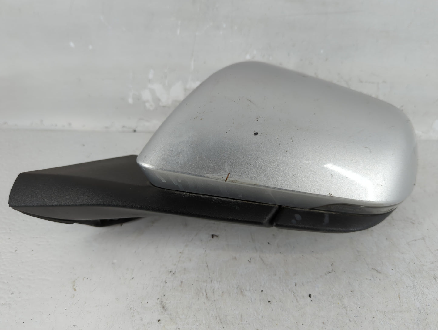 2015-2020 Ford Mustang Driver Side View Mirror - Left Door Mirror OEM Used - Oemusedautoparts1.com