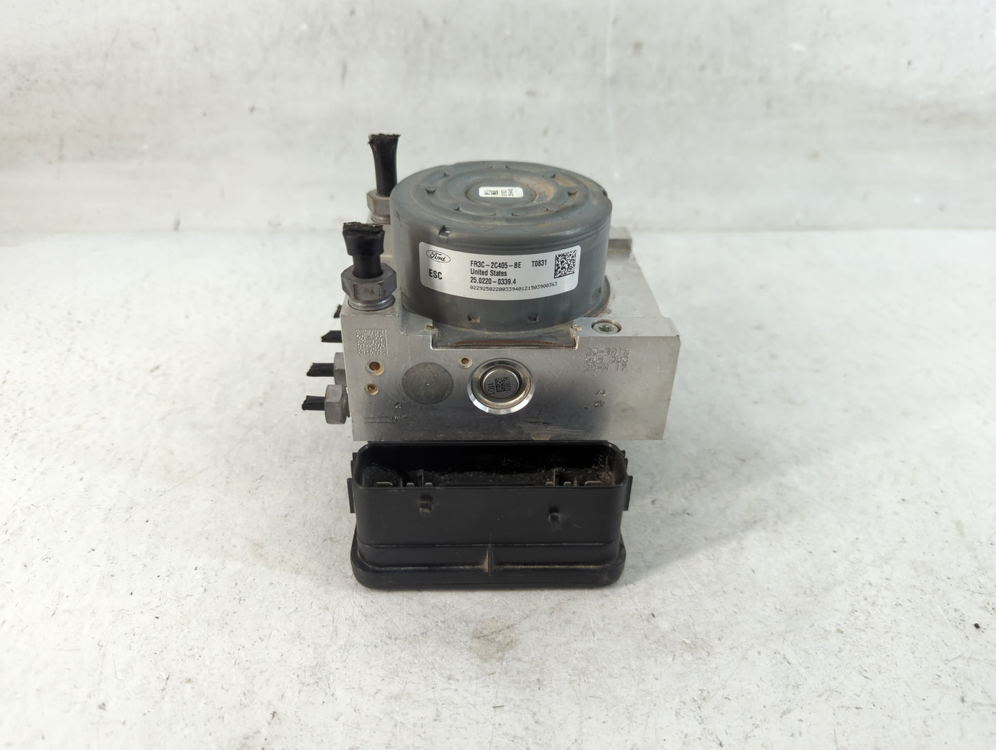 2015 Ford Mustang ABS Pump Control Module Replacement P/N:FR3C-2C405-BE Fits OEM Used Auto Parts - Oemusedautoparts1.com
