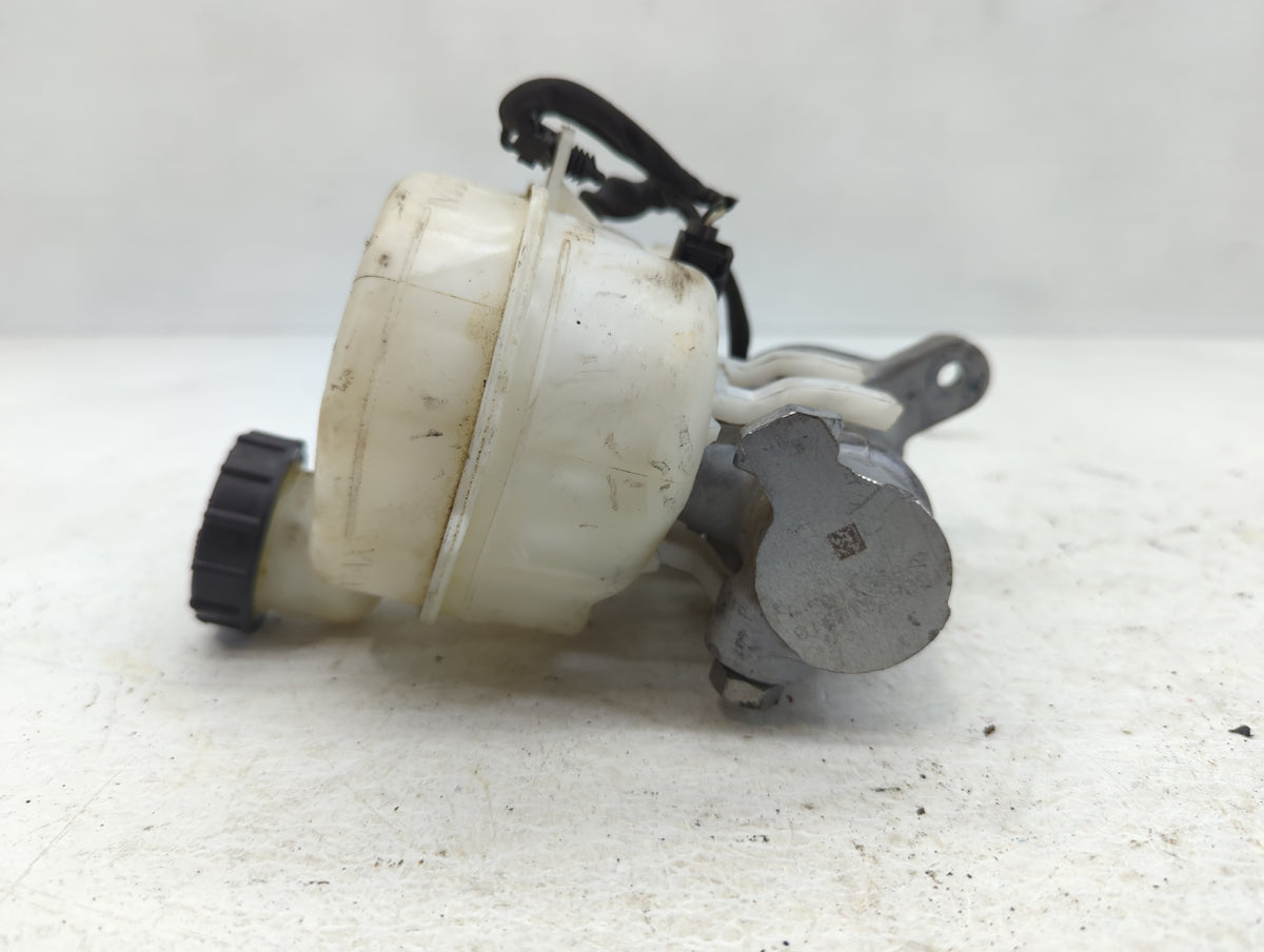 2015-2022 Ford Mustang Brake Master Cylinder 913583 - Oemusedautoparts1.com