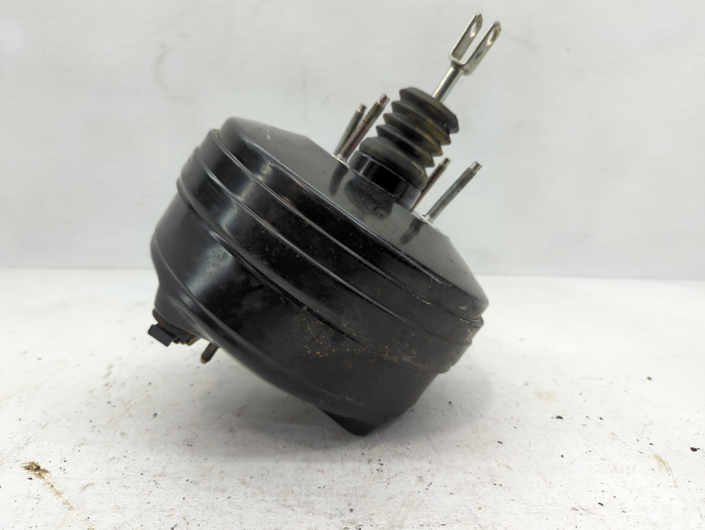 2015-2017 Ford Mustang Power Brake Booster Oem - Oemusedautoparts1.com