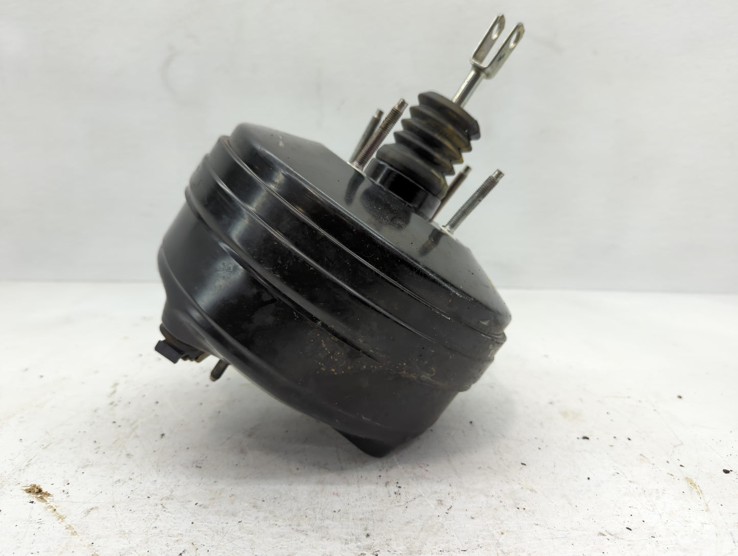 2015-2017 Ford Mustang Power Brake Booster Oem - Oemusedautoparts1.com