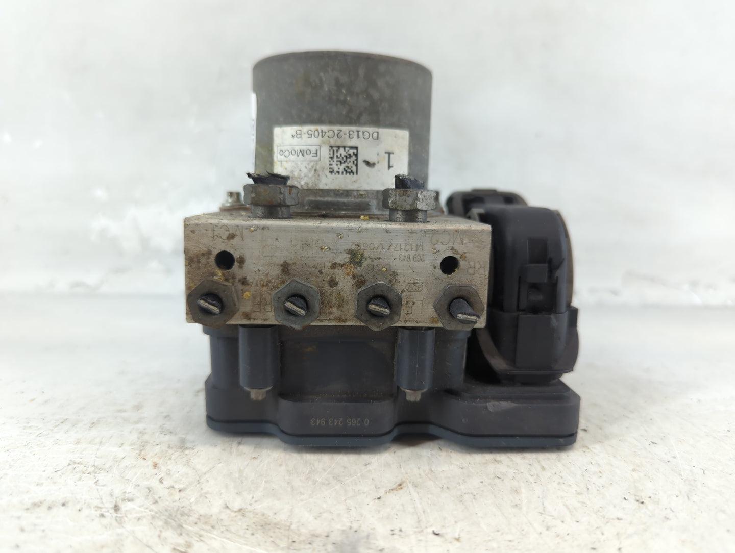 2014-2019 Ford Taurus ABS Pump Control Module Replacement P/N:DG13-2C405-B Fits Fits 2014 2015 2016 2017 2018 2019 OEM Used 