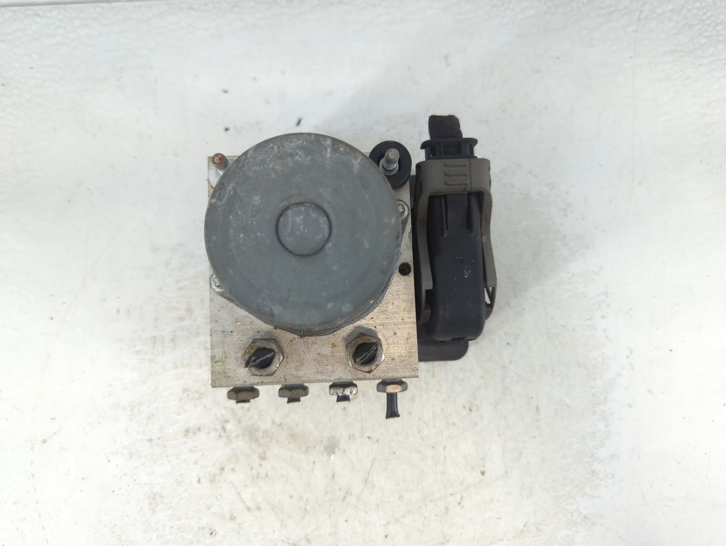 2014-2019 Ford Taurus ABS Pump Control Module Replacement P/N:DG13-2C405-B Fits Fits 2014 2015 2016 2017 2018 2019 OEM Used 